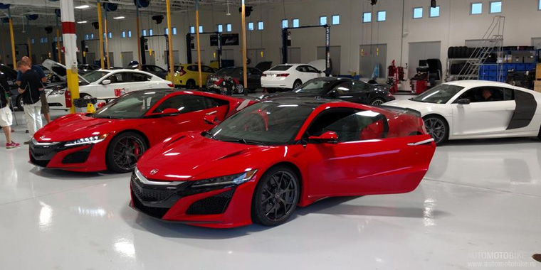 Спорткар Honda NSX 2016