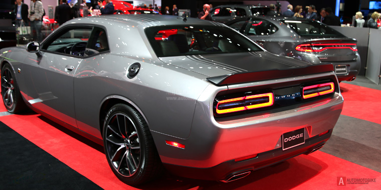 Четкие и динамические черты Dodge Challenger NYAS 2015