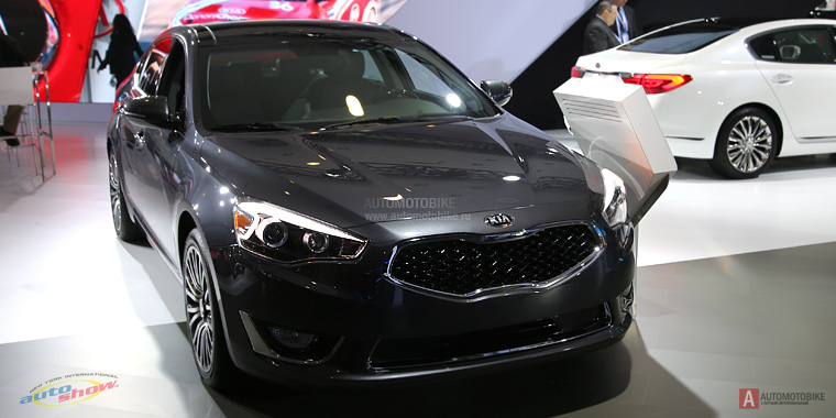 Фирменный бампер и обновленная оптика Kia Cadenza на автошоу в Нью-Йорке 2015 