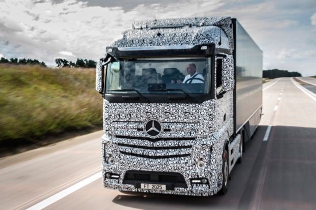 Грузовик будущего Mercedes-Benz Future Truck 2025 уже на дорогах