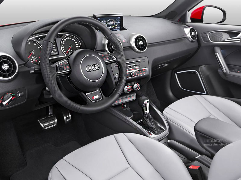 Интерьер новой Audi A1 2015 модельного года