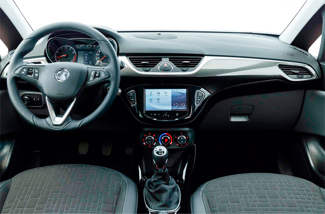 Интерьер Opel Corsa 2015