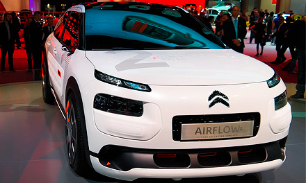 Париж-2014: Citroen C4 Cactus Airflow 2L