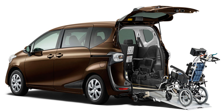 Новая Toyota Sienta 2015