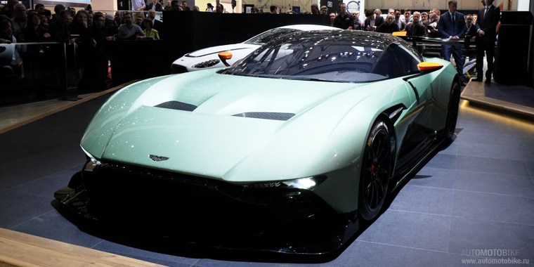 Aston Martin Vulcan на автосалоне в Женеве 2015