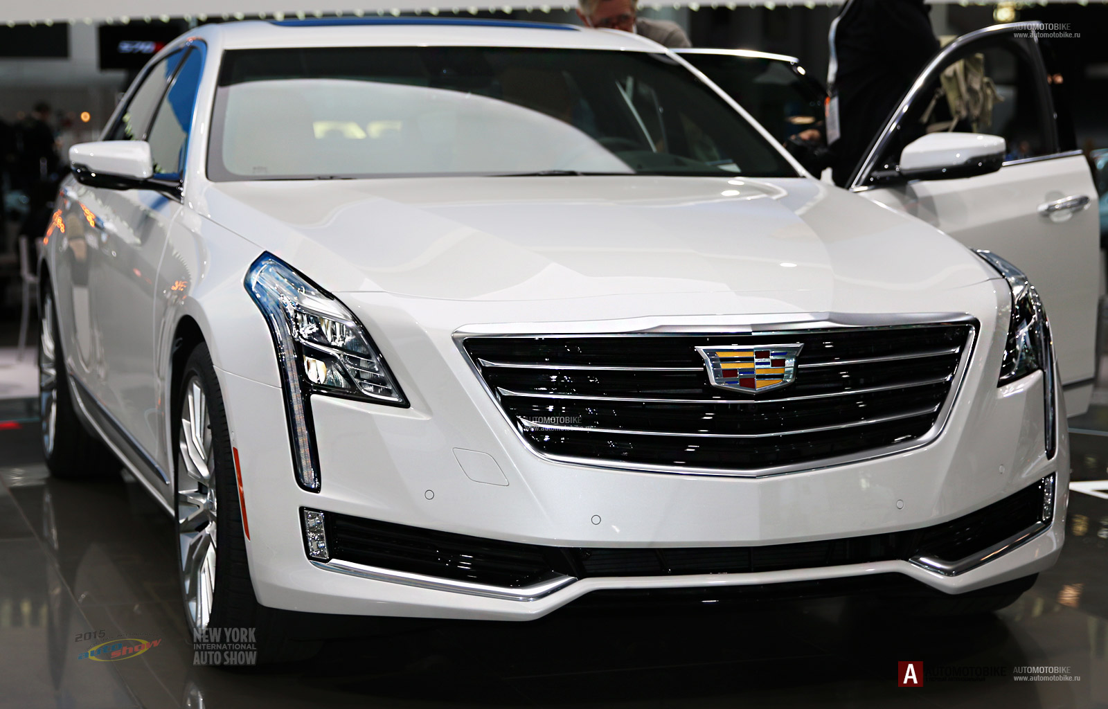 Флагманский седан Cadillac CT6 обзор от Автомотобайк на автосалоне в Нью-Йорке 2015