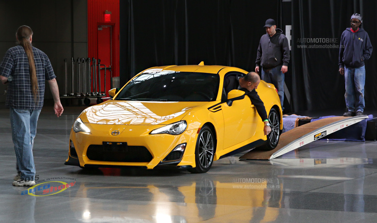 Спорткар Scion FR-S на автосалоне Нью-Йорке 2015