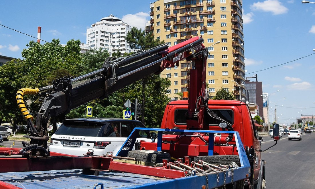 С 1 января на Кубани вводят новые тарифы и штрафы на эвакуацию и хранение авто